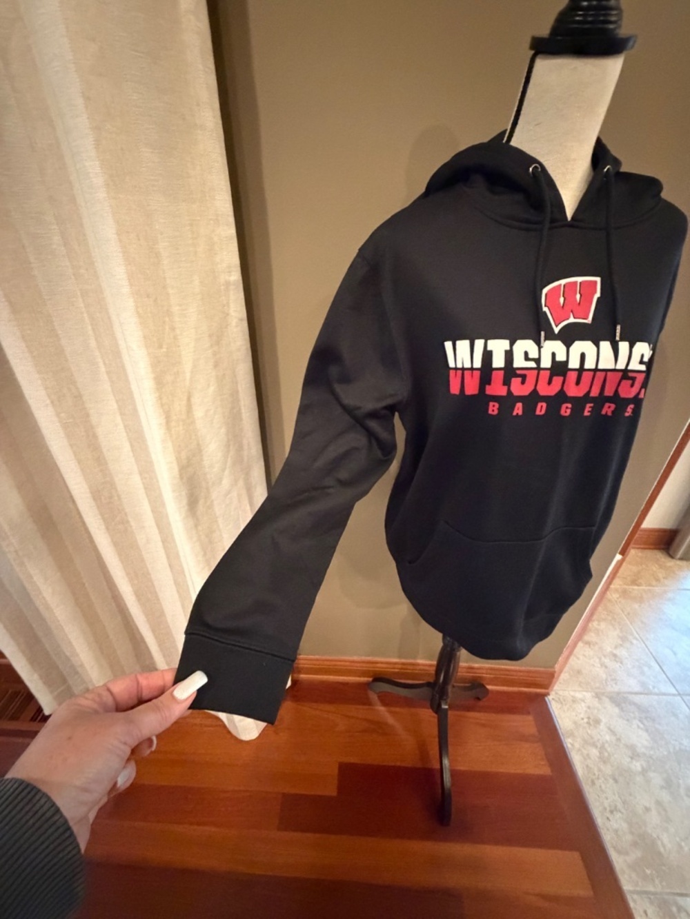 Wisconsin Badgers Red, Black & White Hoodie Pullover Sweatshirt, Size Large - Picture 5 of 11